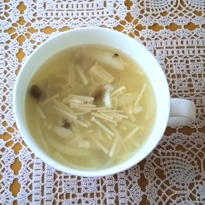 しめじとえのきと玉ねぎのお味噌汁☆
